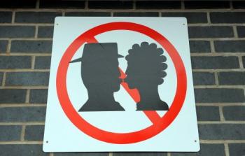 Prohibidos los besos (por la gripe norteamericana)