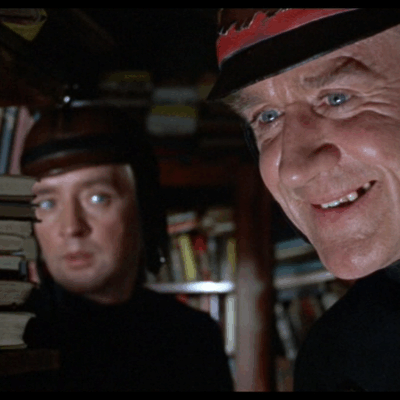 Cómo Beatty se convirtió en bombero, fragmento de Invirtiendo centavos: «Farenheit 451», ensayo de Ray Bradbury